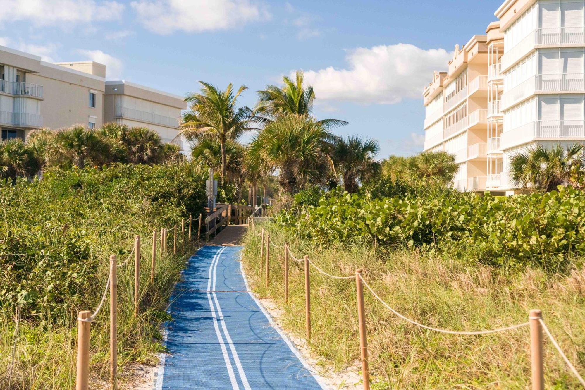 Private Tropical Beach Oasis - Coral Cape Canaveral Esterno foto